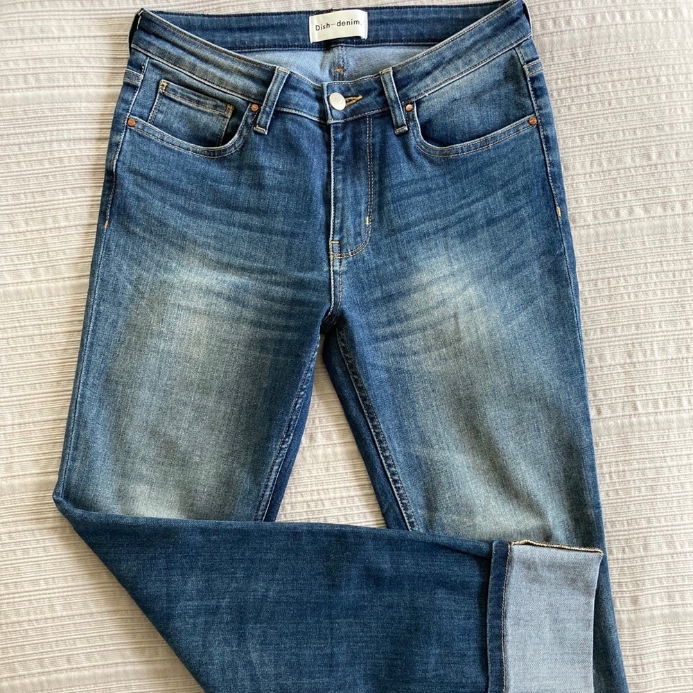 Dish denim faded blue jeans. W27/L32